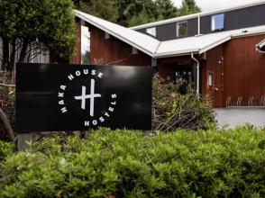 Haka House Queenstown Lakefront